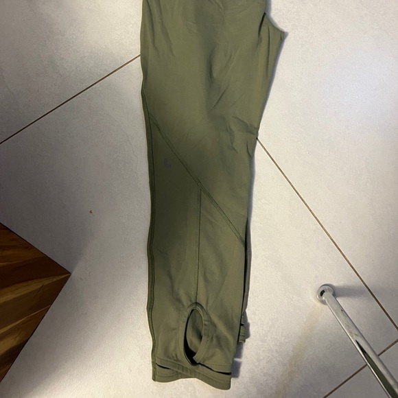 Lole cropped leggings with loop detail on sides khaki shade size large - Picture 5 of 6